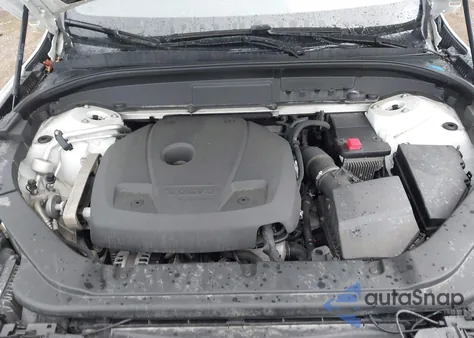 2018 Volvo Xc60 T5 Momentum z USA, uszkodzony, nr VIN YV4102RK6J1091675